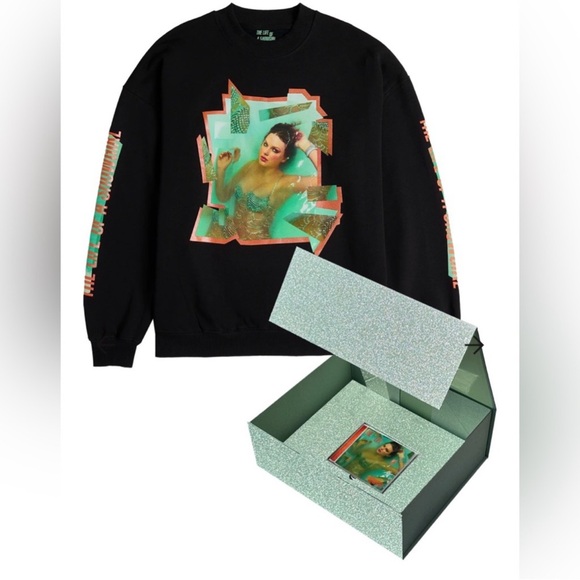 Taylor Swift The Life of a Showgirl Deluxe Box Set Black Sweatshirt CD Crewneck - Picture 2 of 3